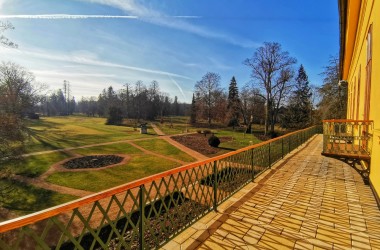 Pohled do parku z jižního balkonu Jaroslav Bušta