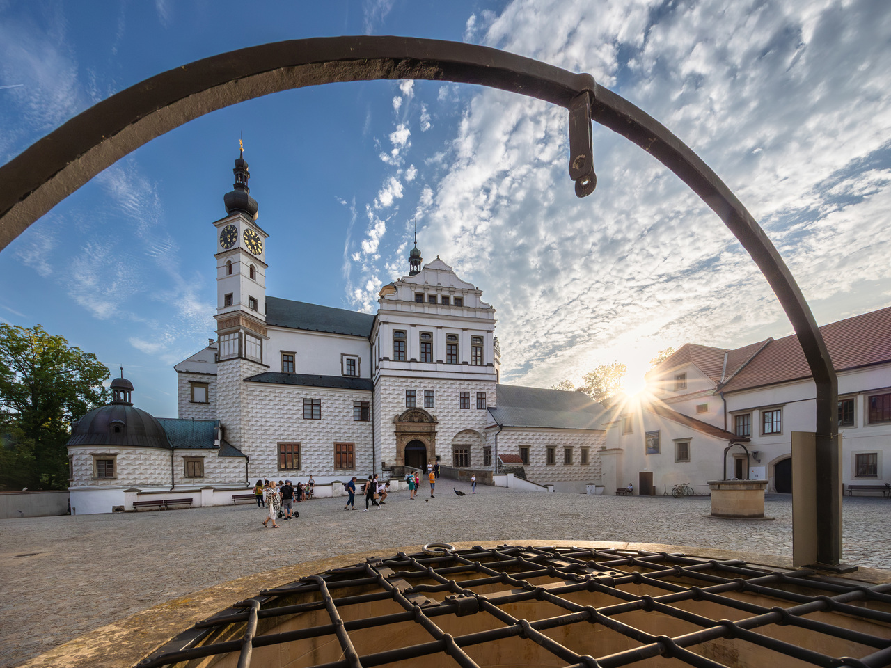 Střílení u pernštejnských kanonů na zámku Pardubice