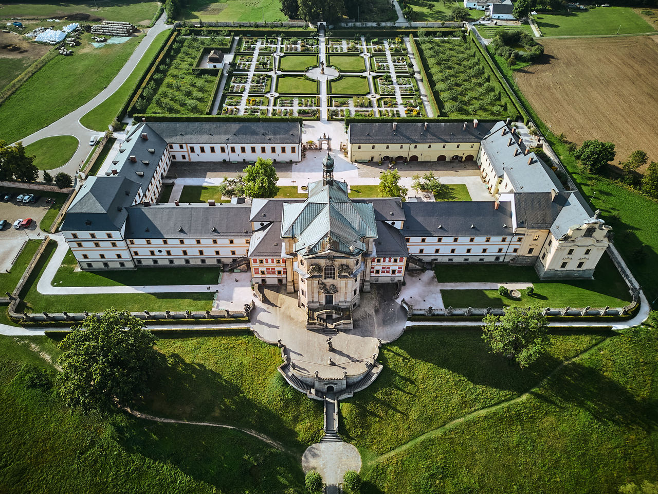 Listopadové víkendové prohlídky hospitálu Kuks a vánoční trhy