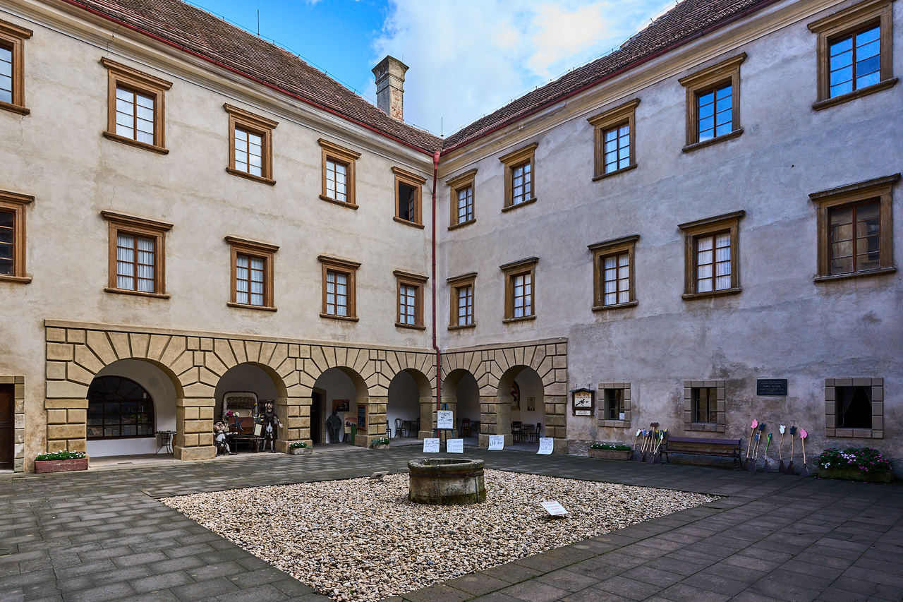 ČERTI A ČERTICE ze starohradských pohádek