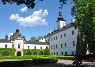 Výstava obrazů na zámku Letohrad