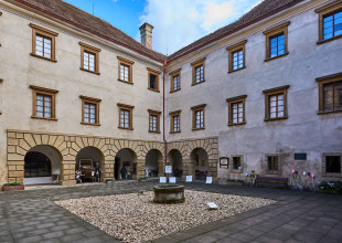 NÁŠ E-SHOP - pohádka, co přijde až k vám domů